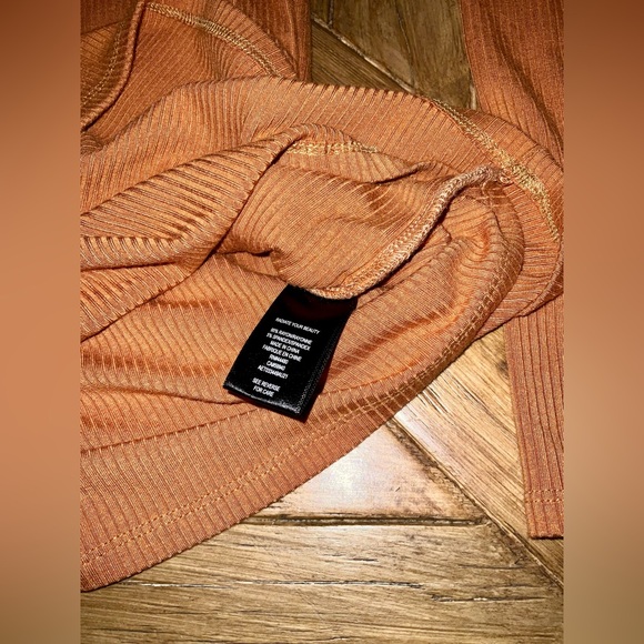 AFRM Arbor ribbed henley top - size 1x - nwt in the color caramel - Picture 11 of 11